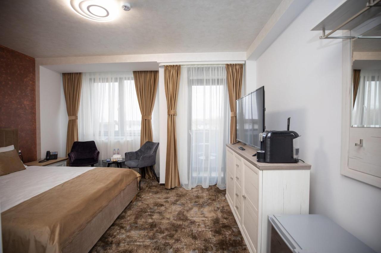Hotel Del Ponte 特尔戈维什泰 外观 照片