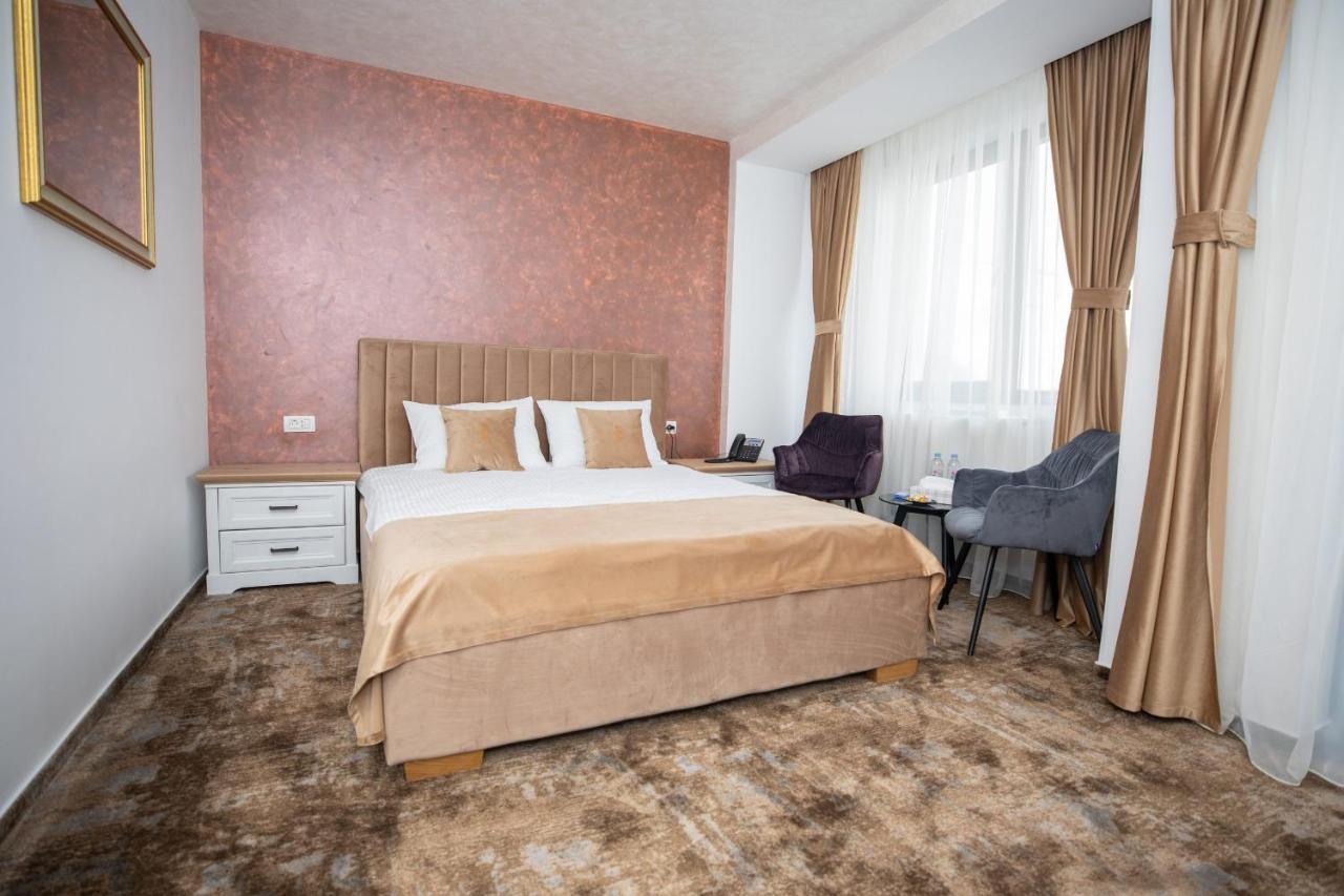 Hotel Del Ponte 特尔戈维什泰 外观 照片