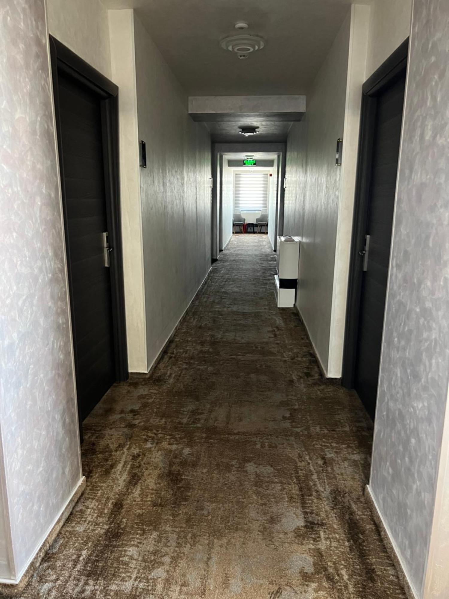 Hotel Del Ponte 特尔戈维什泰 外观 照片
