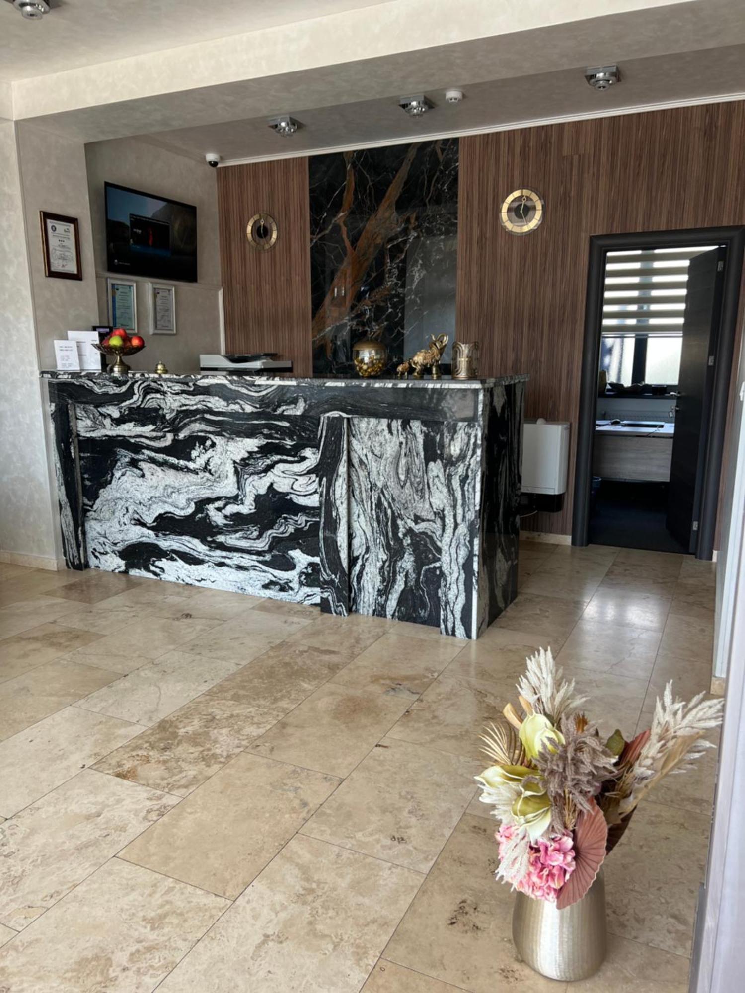 Hotel Del Ponte 特尔戈维什泰 外观 照片