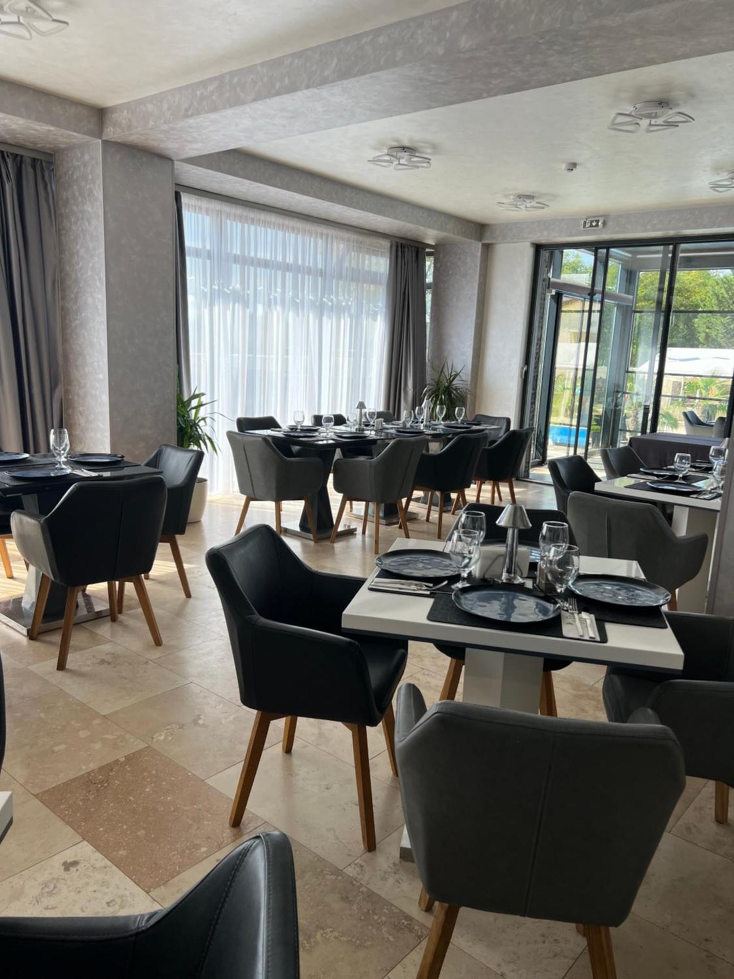 Hotel Del Ponte 特尔戈维什泰 外观 照片